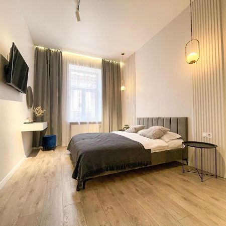 Апартаменти На Менцинського 6 Lviv Exterior foto